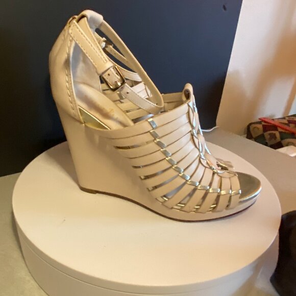 Cole Haan Nike Air Gold & Cream Leather Woven Wedge Sandals – Size 7B - Picture 5 of 16